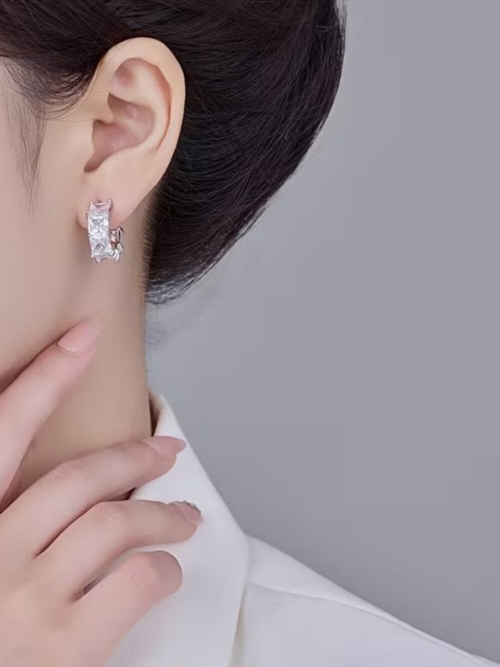 New Womens Diamond Cz Dangle Earrings - Picture 2 of 3